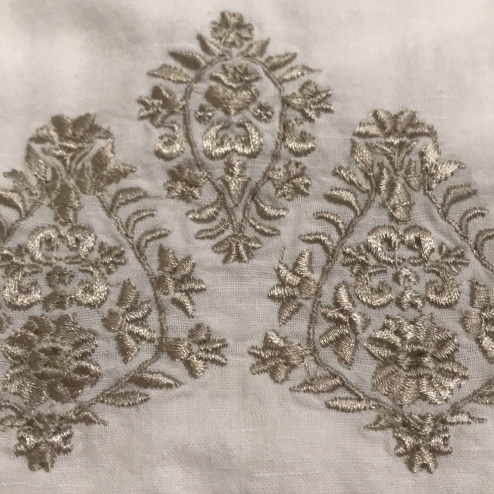 🎉HP🎉 Simple Linen Embroidered 👗 - Picture 2 of 2